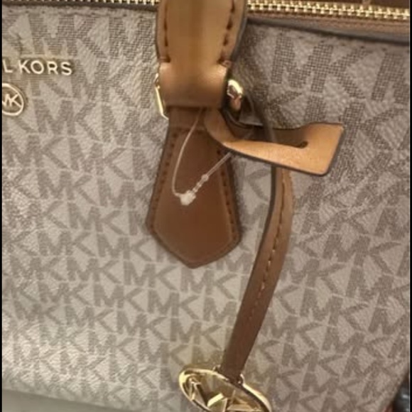 Michael Kors Shelia Women’s Center Zip Satchel Handbag White and Brown colored. - Picture 10 of 10